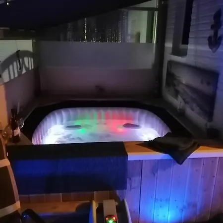 Fewo Nr2 Sahlenburg Eigener Whirlpool. Relax Fewo